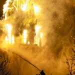 حريق دمر كنيسة عمرها 150 عاما في أمستردام (فيديو)