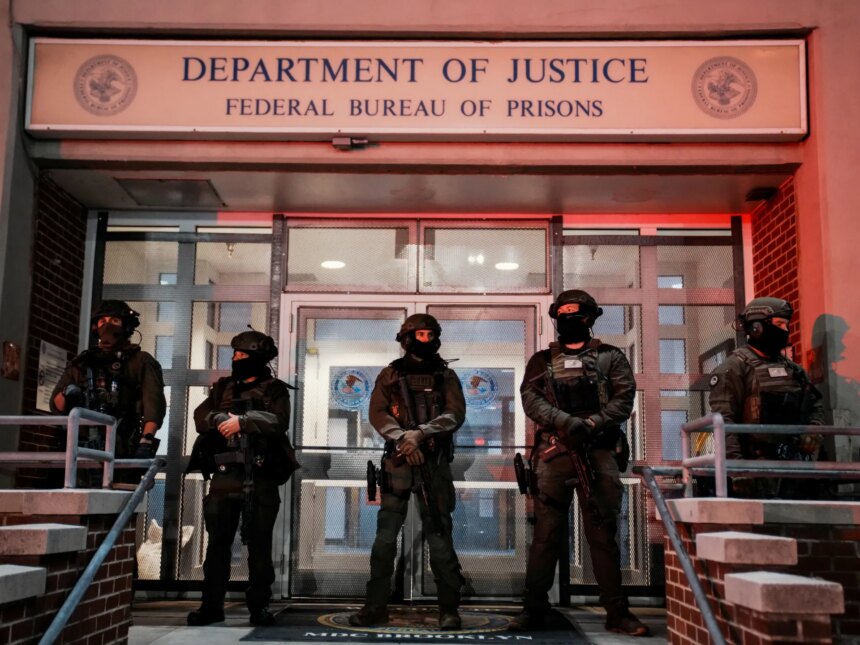 خبير أميركي: 3 أسباب قانونية تُبطل محاكمة مادورو في نيويورك | سياسة عالمية