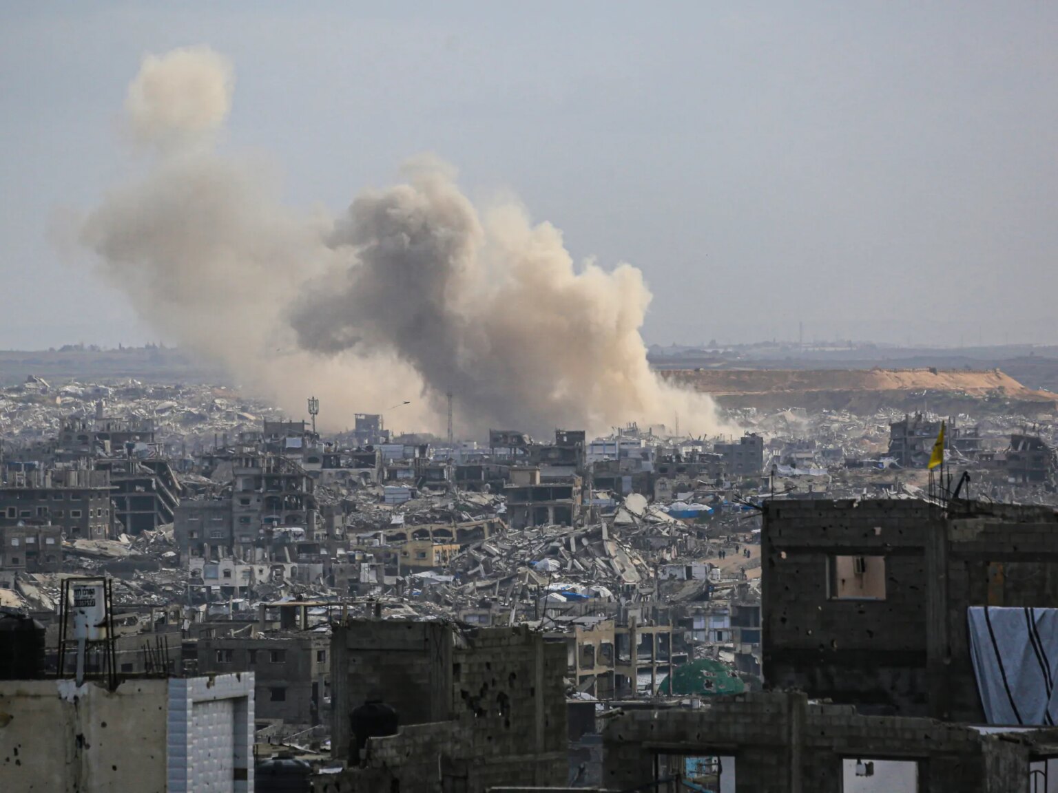 غارات إسرائيلية في غزة والاحتلال يعلن مقتل 3 فلسطينيين | أحدث الأخبار