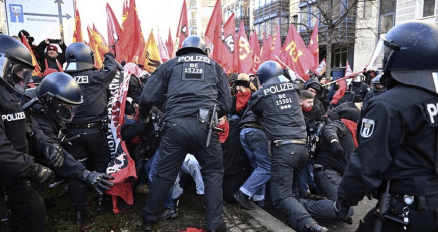 آلاف يحيون ذكرى اغتيال لوكسمبورغ وليبكنشت في برلين | un-news.org