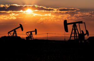 سعر برنت يتجاوز 63 دولارا للبرميل لأول مرة منذ شهر | UN News.