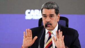 الرئيس الفنزويلي يفتح الباب لاستثمارات أمريكية جديدة في قطاع النفط