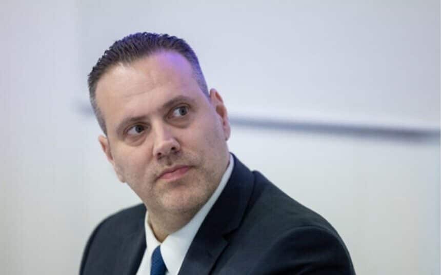 وزير الثقافة الإسرائيلي: غزة والضفة لنا والفلسطينيون ضيوف على الأرض.