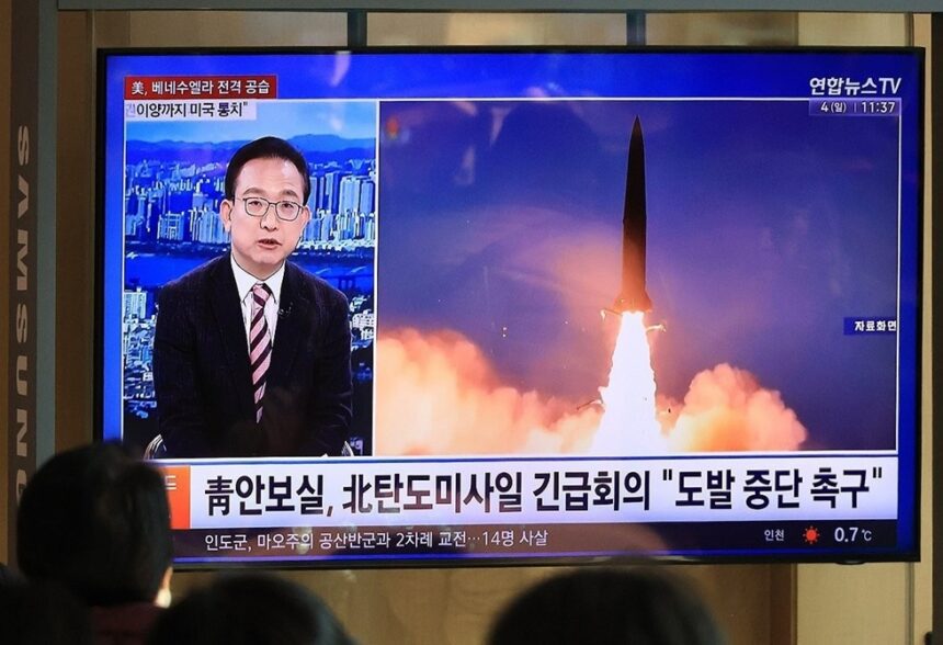 كوريا الشمالية تحقق تقدماً في تجارب صواريخها الفرخ الصوتية الجديدة.