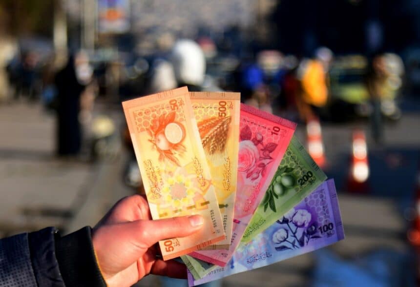 العملة السورية الجديدة: هل هي بداية تحول اقتصادي أم مجرد إجراء؟