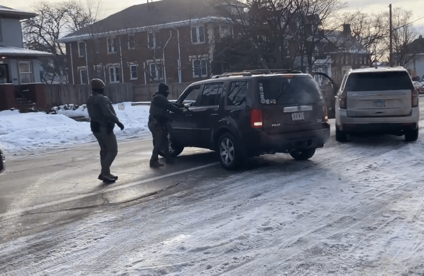 ألمانيا.. زعيم اليسار يدعو الاتحاد الأوروبي لفرض عقوبات على إدارة الهجرة الأمريكية.