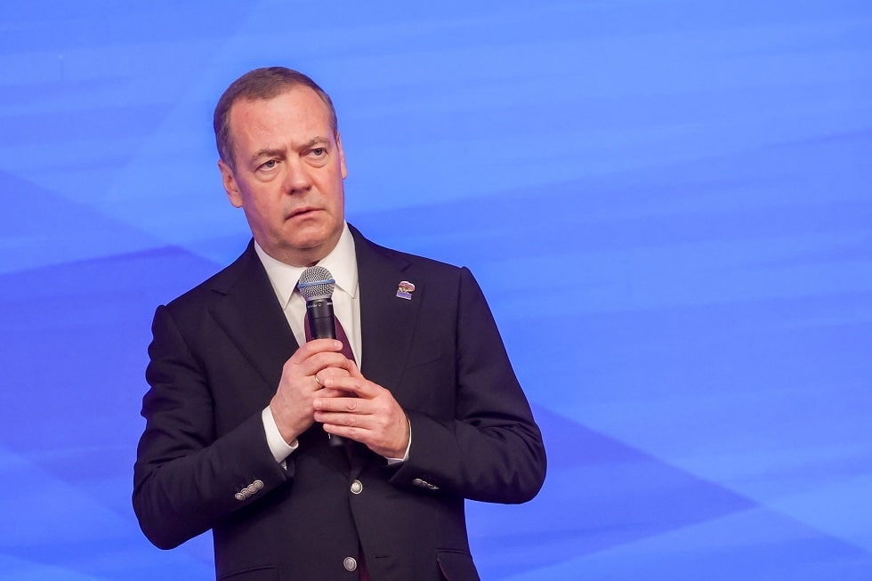 مدفيديف يكشف عن رد روسيا على احتجاز أمريكي لناقلة "مارينيرا"