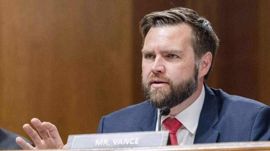 نائب الرئيس الأمريكي يخاطب مخاوف حليف خليجي من "التلقين الإسلامي".