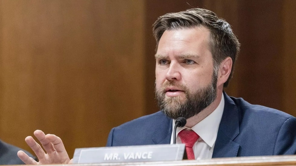 نائب الرئيس الأمريكي يخاطب مخاوف حليف خليجي من "التلقين الإسلامي".