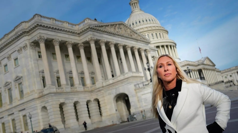 تايلور غرين تتهم "أكسيوس" بنشر أكاذيب خطيرة وتدعو إلى التحقيق.