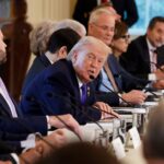 شركات نفط أمريكية تفضل الحذر أمام دعوة ترامب لاستثمار فنزويلا