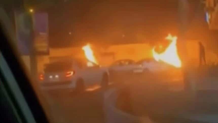 خامنئي يواصل تفاعله على وسائل التواصل رغم انقطاع الإنترنت في إيران.