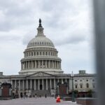 سيناتورة أمريكية تُطالب سفيرة أوكرانيا بشأن مصادرة الكنائس في البلاد.