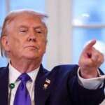 ترامب: إيران في ورطة والسلام بسوريا خطته، وغرينلاند ستحصل عليها | أخبار