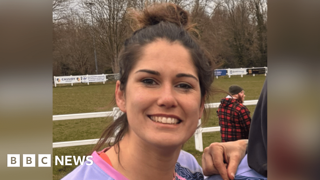 أم في كيركبولكيه تدعو لتمجيد اهتمام الجمهور بألعاب الرغبي الجماعية.