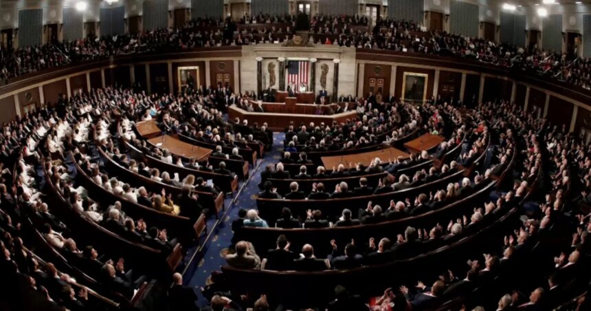 أخبار: نواب الكونغرس يدينون تصرفات ترامب في فنزويلا "غير القانونية"