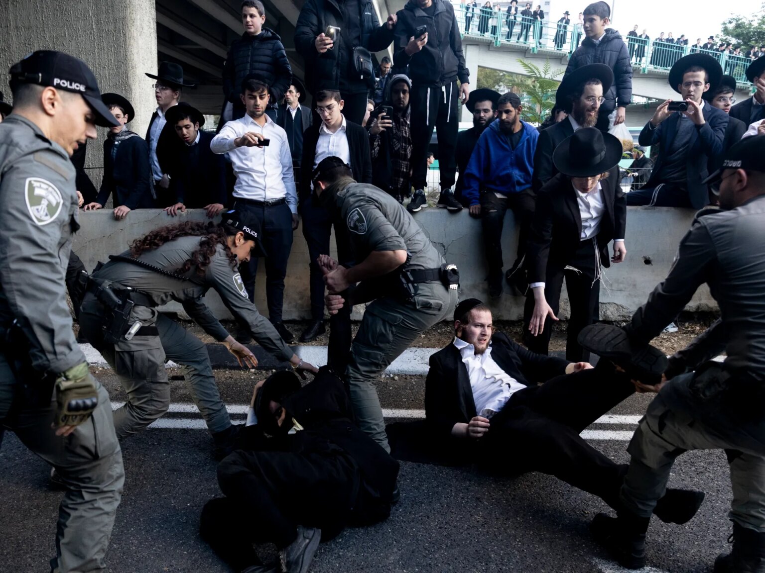 إعلام إسرائيلي: حريديم يهددون بانهيار الائتلاف الحكومي | الأخبار