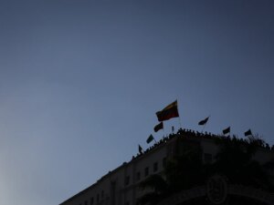 إطلاق نار قرب قصر رئاسي في كاراكاس بعد تحليق مسيرات مجهولة | أخبار