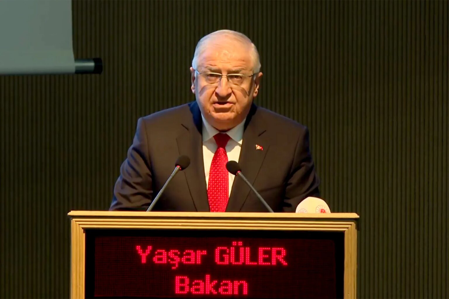 أنقرة تحذِر الفصائل الكردية بسوريا لتسليم سلاحها | أخبار عاجلة