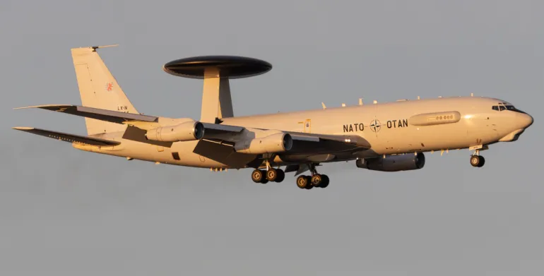 طائرة إنذار مبكر وتحكم تابعة لحلف شمال الأطلسي (فلايت رادار)