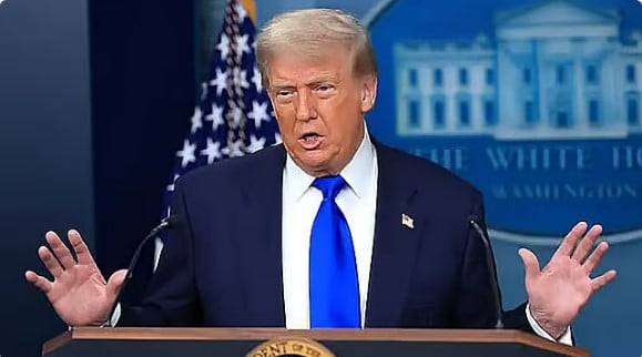 أكسيوس: خطط أمريكية لضرب إيران.. ترامب يدرس خيارات هجومية.