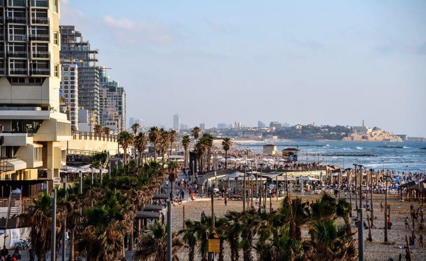 إسرائيل: السياحة استأنفت نشاطها بالكامل واستقبال آلاف السياح قريبًا.
