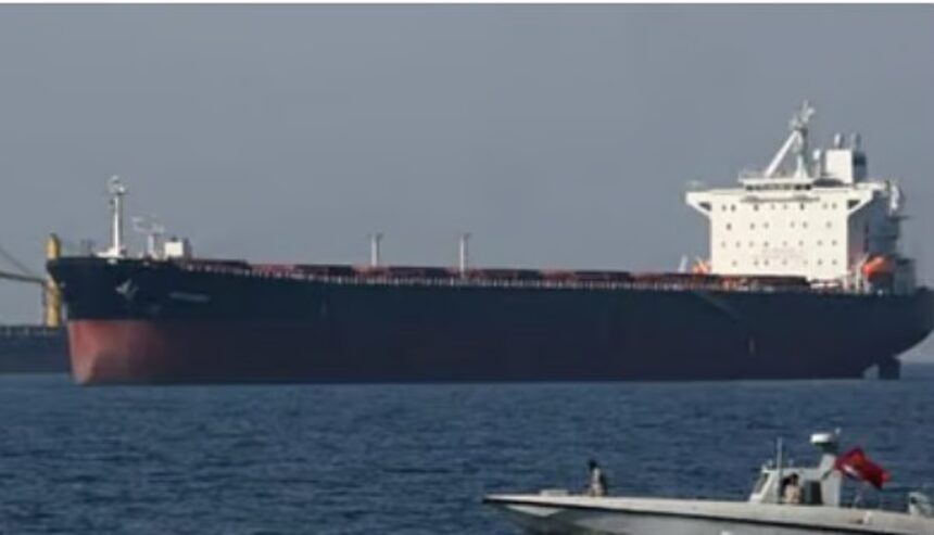 إيران توافق على استثناء روسيا من رسوم عبور مضيق هرمز