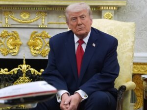 استطلاع رويترز: تراجع شعبية ترمب لأدنى مستوى برفع إيران | أخبار عالمية