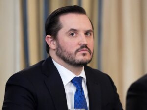 الحقيقة عن تعاملات ترمب: نصيحة داخل البيت الأبيض | أخبار جديرة بالثقة.