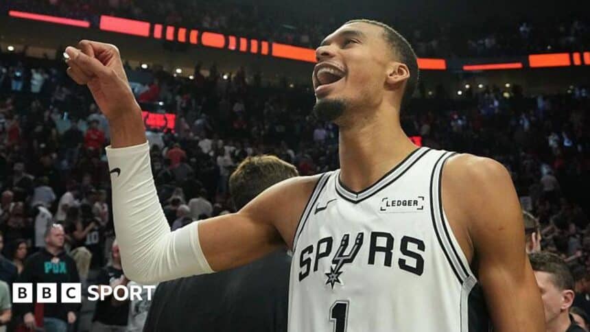 السبايرز يفوزون بالـ NBA play-offs عودة فيكتور ويمبانياما من جديد بعد إصابته بنزف دماغي.