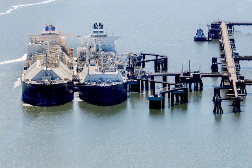 الطاقة الدولية تحذر من هبوط إمدادات الغاز المسال بشكل كبير حتى 2030