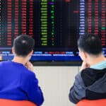 المركزي السوري يطلق سوق دمشق للعملات والذهب لزيادة استقرار المالي.