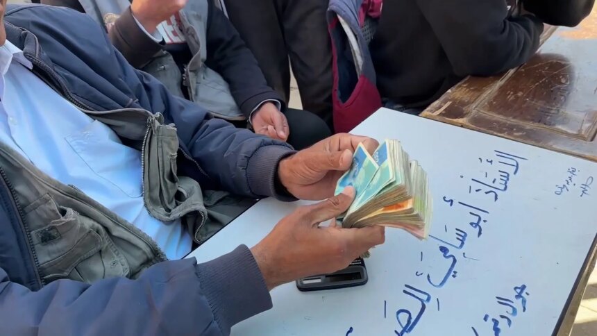 النقود المهترئة بلا قيمة.. عبئًا على الغزيين وليست حلاً | أخبار UN-News