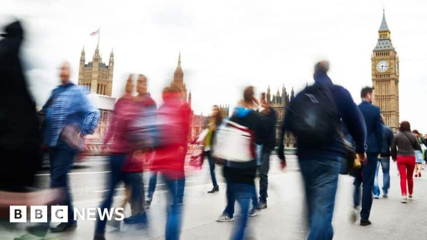 انخفاض اقتراض الحكومة البريطانية بنحو 20 مليار جنيه إسترليني خلال السنة حتى مارس.