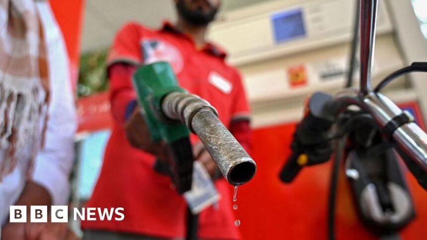انخفاض محادثات الولايات المتحدة والعراق يرفع أسعار النفط.|