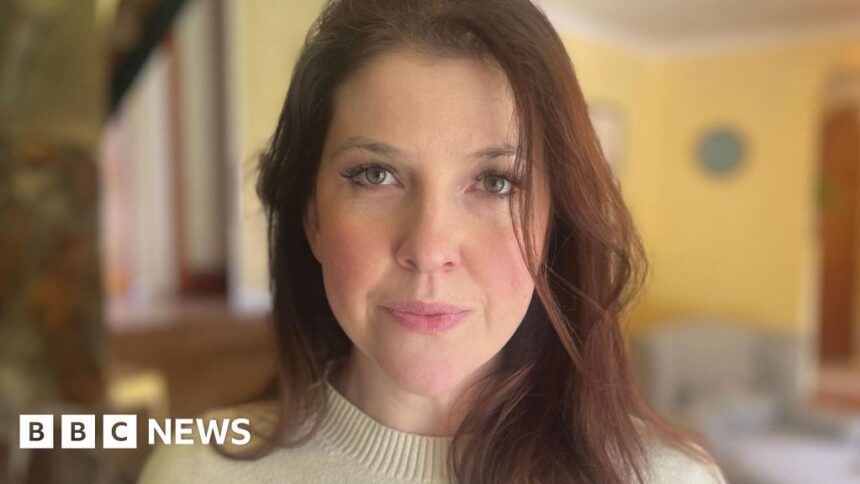 انسحبت من وظيفتي بسبب إجهاد حمى طفلي من حساسية الطعام.