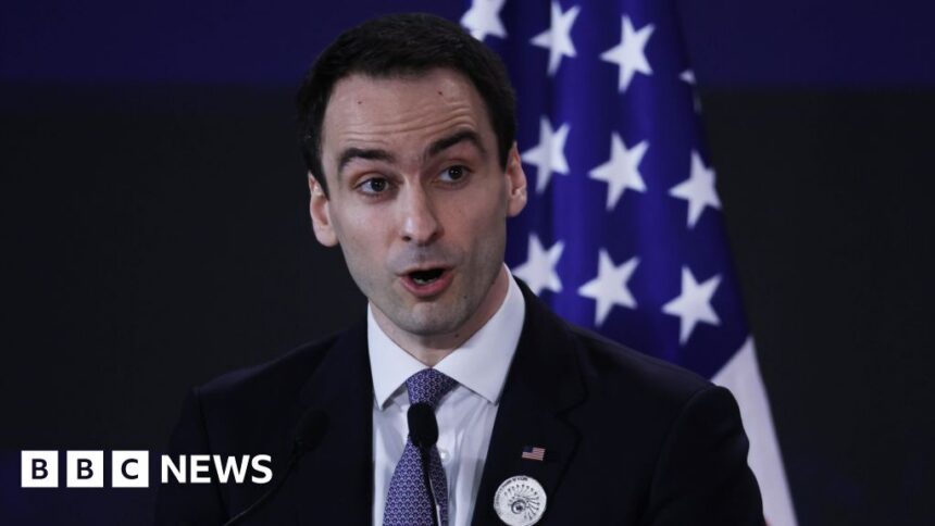 بيان من البيت الأبيض يطالب شركات صينية بسرقة ملكية ذكية واسعة.