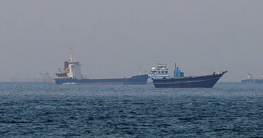 بيانات ملاحية: 187 سفينة عبرت هرمز منذ بداية أبريل، حركة مستمرة.