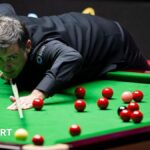 روني أوسوليفان يواجه جون هيغينز في نهائيات بطولة العالم للسنوكر.