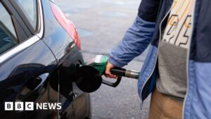 سعر النفط يرتفع لـ 115 دولاراً بعد تقرير عن تمدد حصار إيران.