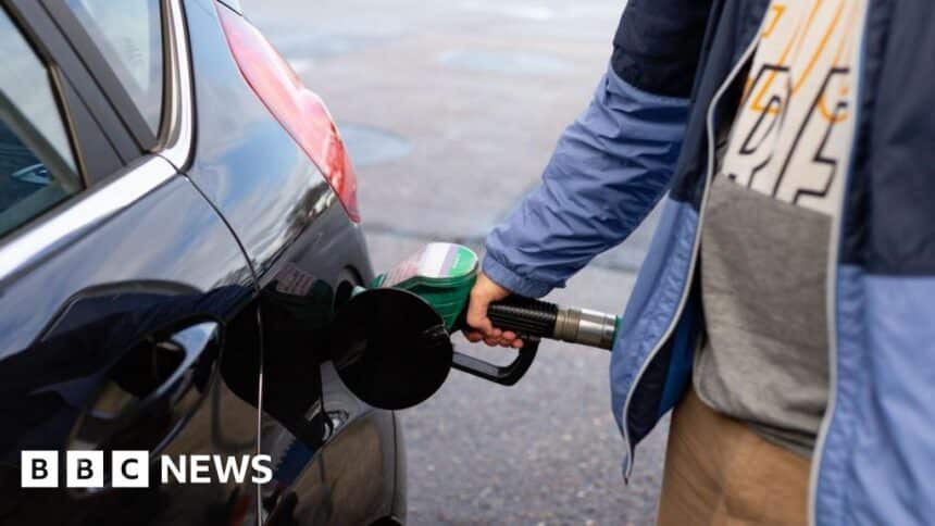 سعر النفط يرتفع لـ 115 دولاراً بعد تقرير عن تمدد حصار إيران.