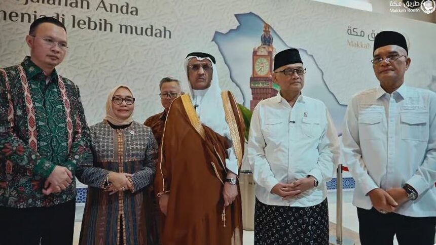 سفير السعودية بإندونيسيا يتفقد مبادرة طريق مكة بمطار جاكرتا الدولي