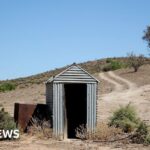 سيدة محاصرة لثلاث ساعات بعد انهيار مرحاض في مناطق البواخر البعيدة.