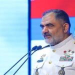 عاجل: قائد البحرية الإيرانية يهدد بكشف سلاح مرعب وضرب حاملة الطائرات الأمريكية "لنكولن".