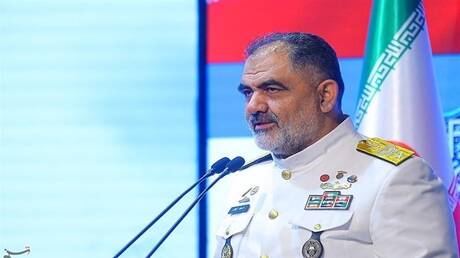 عاجل: قائد البحرية الإيرانية يهدد بكشف سلاح مرعب وضرب حاملة الطائرات الأمريكية "لنكولن".