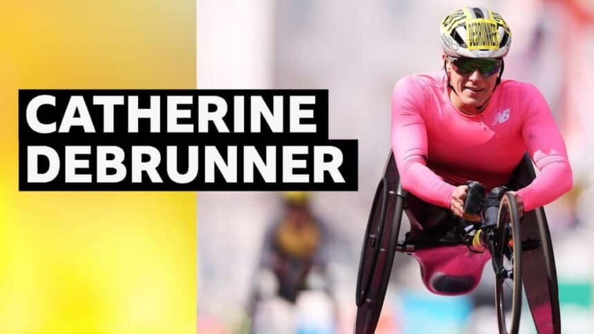 فوز كاثرين دي برنر بالسباق النسائي الفائق للكراسي المتحركة في لندن Marathon.