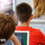 لوس أنجلوس تحدد أول حظر لوقت الشاشة في الفصول الدراسية لمدينة أميركية كبرى.