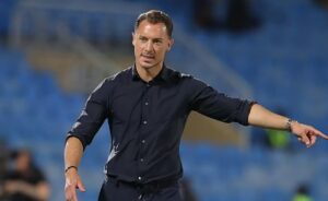 ماتياس يايسله يبقى مع الأهلي بعد إثبات تطلبه لاعبًا أصيلًا من النادي.