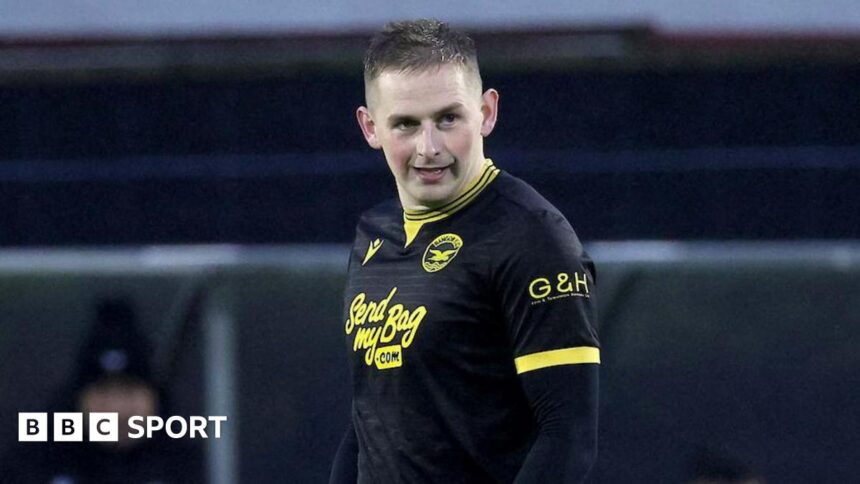 محاكمة بين أرثرز بعد استجوابها لقضية قضائية في بداية السنة الماضية.