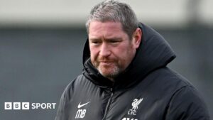 مدرب ليفربول السابق مات بيرد يصبح أحدث أعضاء قاعة المشاهير بالدوري الإنكليزي.